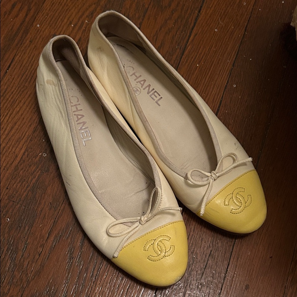 CHANEL Women's Cream and Yellow Flats